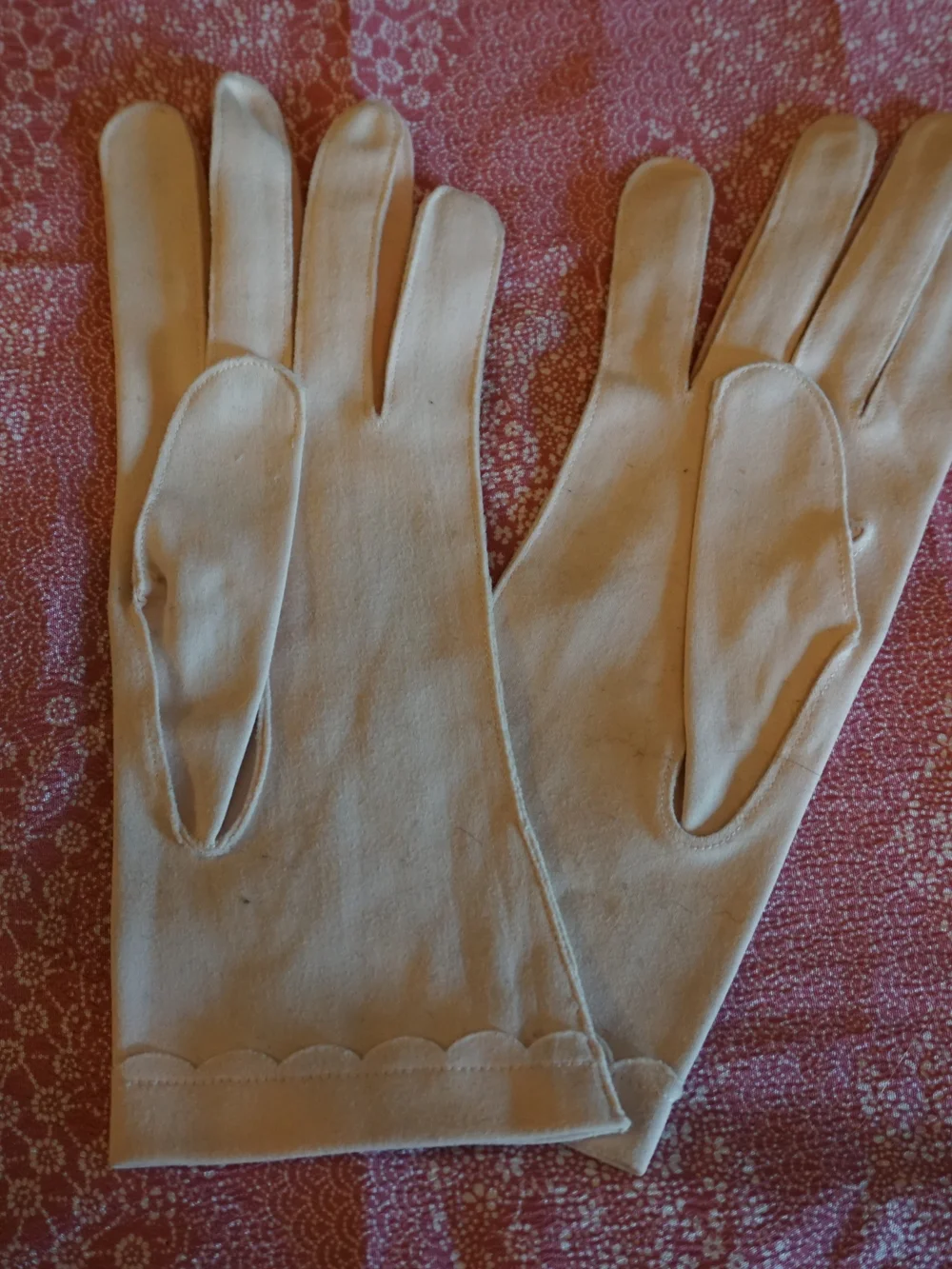 Vintage Pale Pink Women's Scalloped Dress Gloves